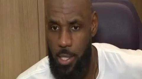 莱沃库森战胜波鸿，拉近与德甲领头羊拜仁的差距。